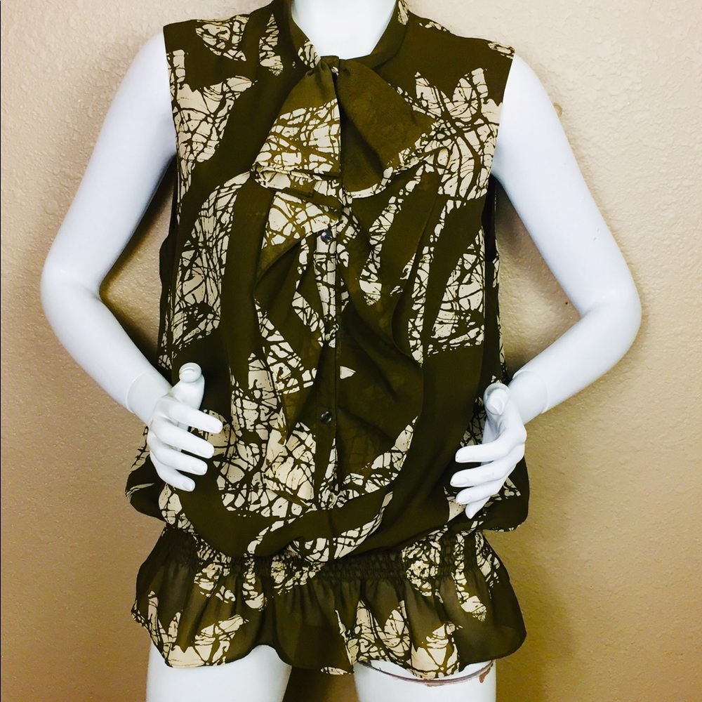 Kenneth Cole Big Flowers ruffle top